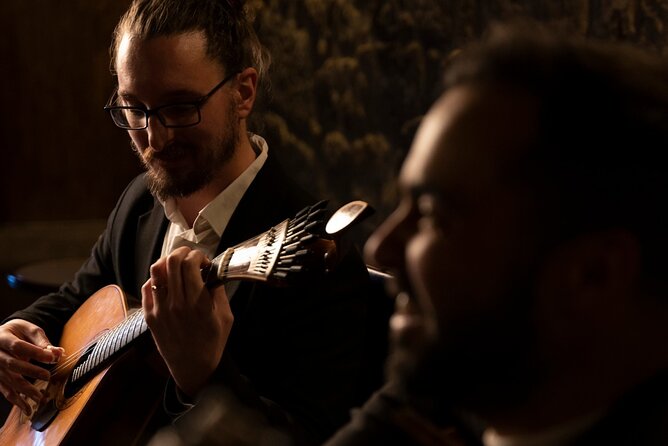 1-hour Intimate Fado Concert in a Typical Venue - The port wine is a small but worthwhile extra