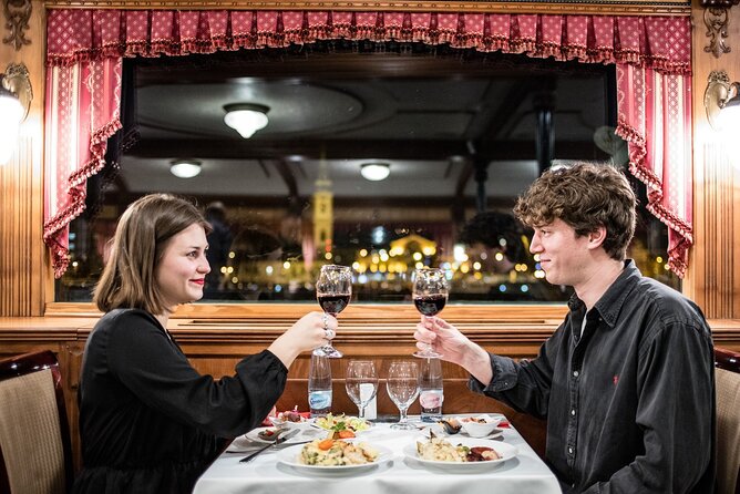 10PM Budapest Danube Cruise with Live Music & Food or Drinks - The live music and Hungarian atmosphere