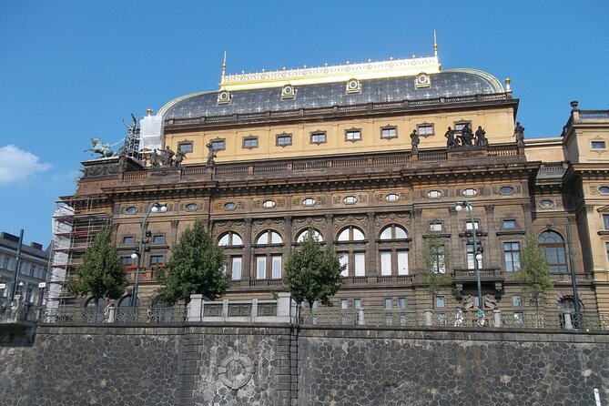 6 hours Musical Prague Private Tour by car - The Singing Fountain and sound in the garden
