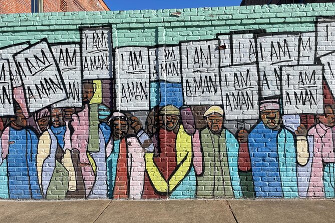 A Self Guided Walking Tour of Brews, Blues and BBQ in Memphis - Beale Street, from music district to evening stop