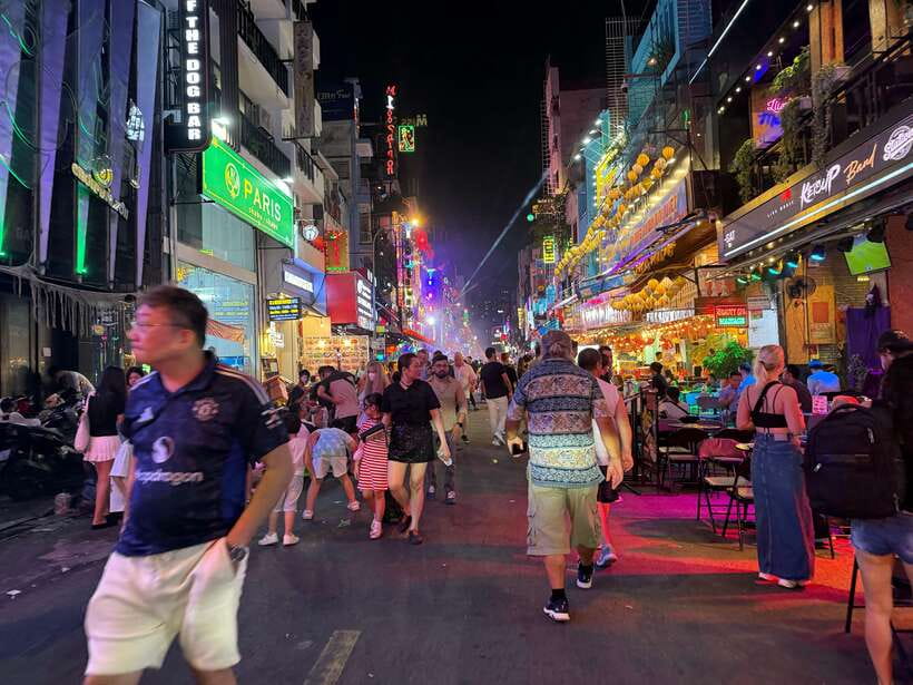Acoustics Live Music And Saigon Night Life Street Food Tour - A good choice for private groups and flexible plans