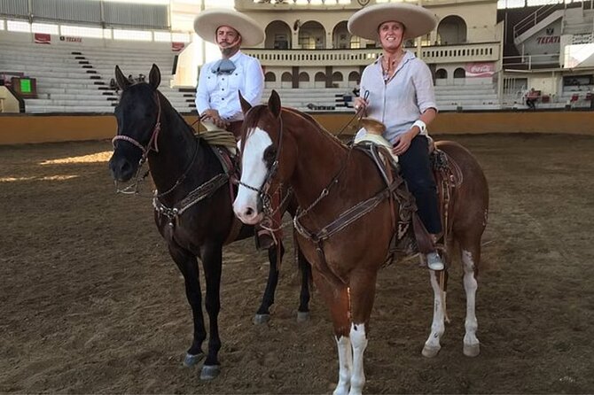 Adventure tour Between Charros, Mariachi and Parián de Tlaquepaque - Clothing, horses, ropes, and the story behind the show