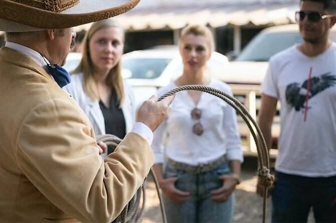 Adventure tour Between Charros, Mariachi and Parián de Tlaquepaque - What to expect from the rodeo-style presentation