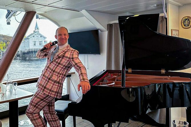 Afternoon Tea and Classic Concert on the Fjord - Islands, bathing houses, and villa-lined shores