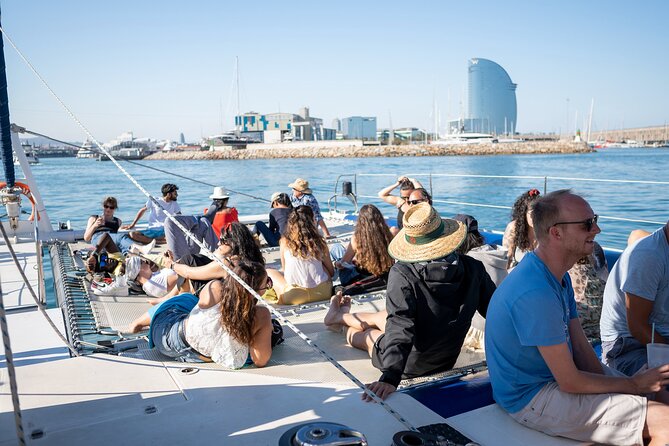 Afterwork on Catamaran with Live Music from Port Olimpic - Music changes the pace of the ride