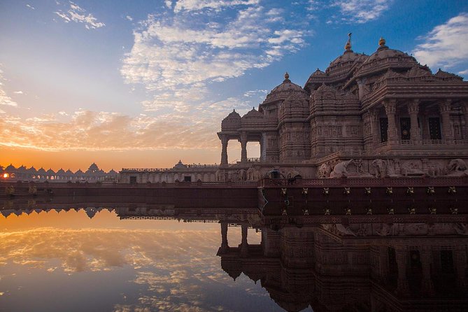 Akshardham Light & Fountain Show with Pick-up & Drop-off - Seeing the temple and its carved stonework