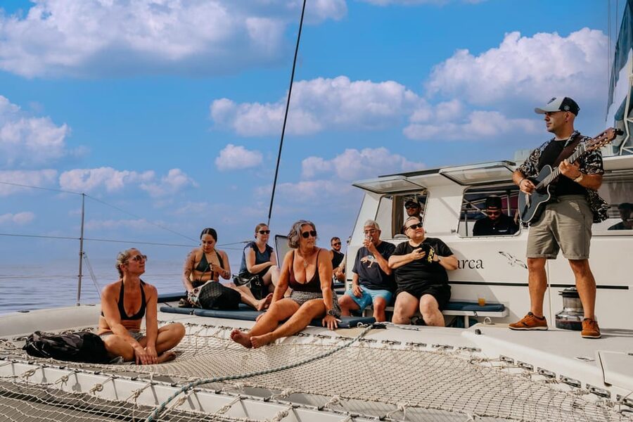 Alicante: Afternoon Cruise with Appetizer and Live Music - Key points to know before you book
