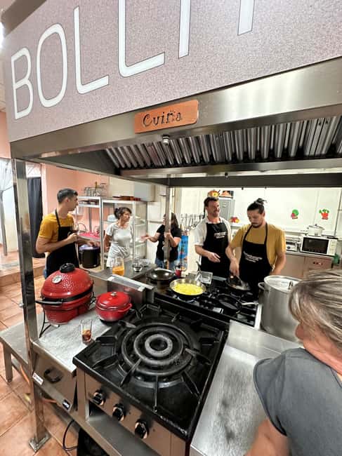 Alicante:Evening Spanish Tapas Cooking Class with Live Music - From Alicante’s market to the kitchen