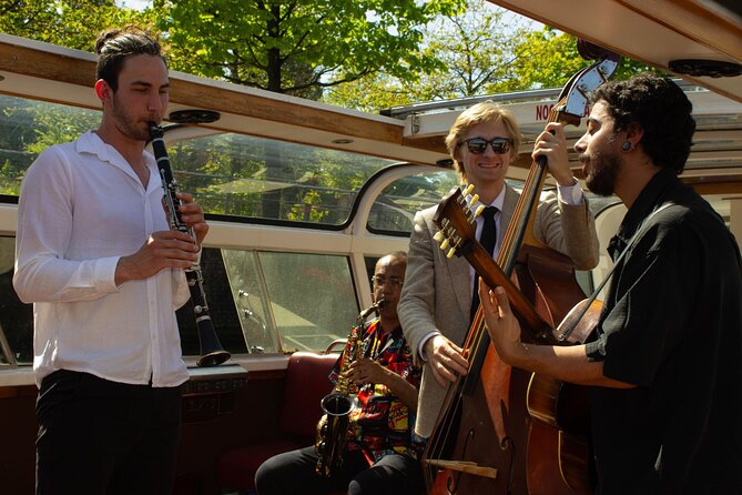 Amsterdam Jazz Canal Cruise with live music - Finding the dock near Central Station
