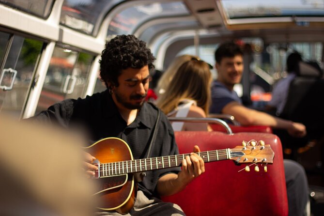 Amsterdam Jazz Canal Cruise with live music - Who will enjoy this most