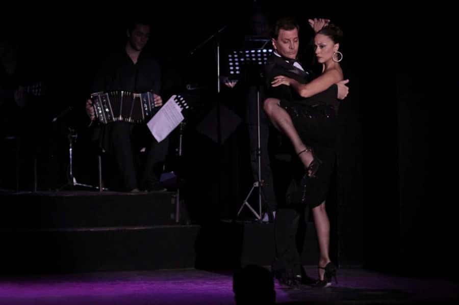 BA: Tango Show and Optional Dinner at Esquina Homero Manzi - The Evening Schedule, From Pickup to Applause