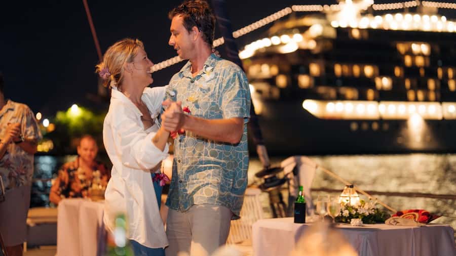 Bali/Benoa: 5-Course Romantic Evening Cruise With Live Music - What the five-course dinner adds to the price