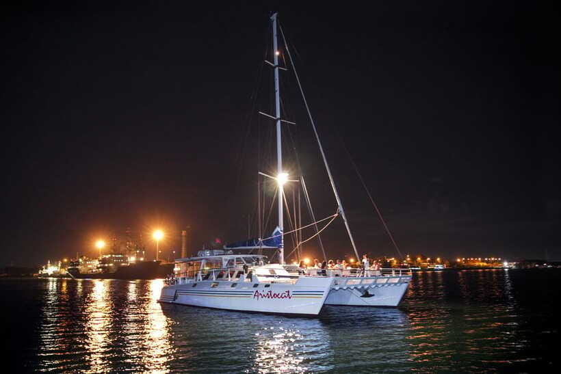 Bali/Benoa: 5-Course Romantic Evening Cruise With Live Music - Hotel transfers can save you a stressful evening
