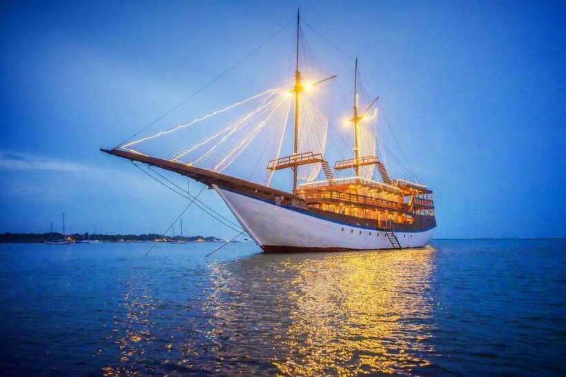 Bali Phinisi Cruise: Sunset Dinner with Live Music & Buffet - Key points to know before booking