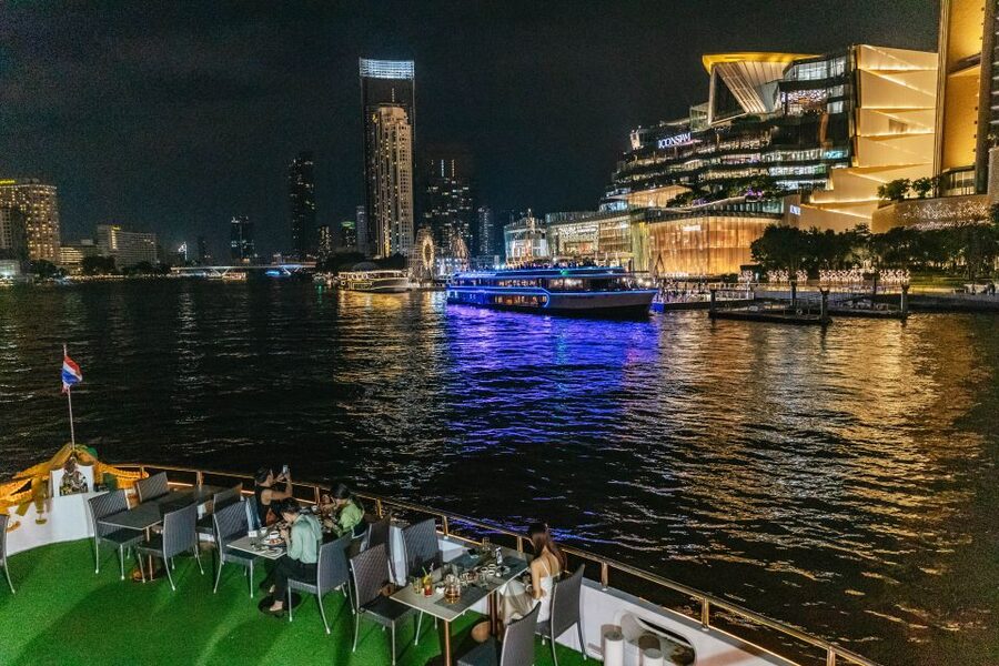 Bangkok: Alangka Luxury Buffet Dinner Cruise With Live Music - Two hours on the Chao Phraya
