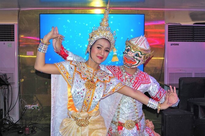 Bangkok Dinner Cruise with Intl Buffet, Live Music & Hotel Pickup - Wat Arun, Wat Pho, and the Grand Palace from the boat