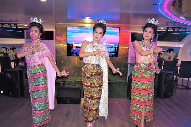 Bangkok Dinner Cruise with Intl Buffet, Live Music & Hotel Pickup - What the guides add to the evening