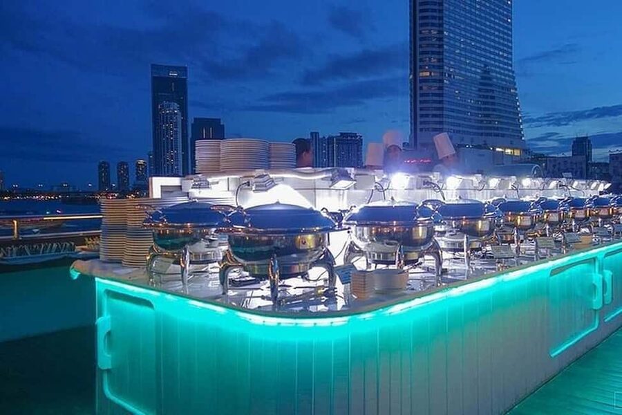 Bangkok: Evening Dinner Cruise with Live Music Chao Phraya - Who will enjoy this cruise most
