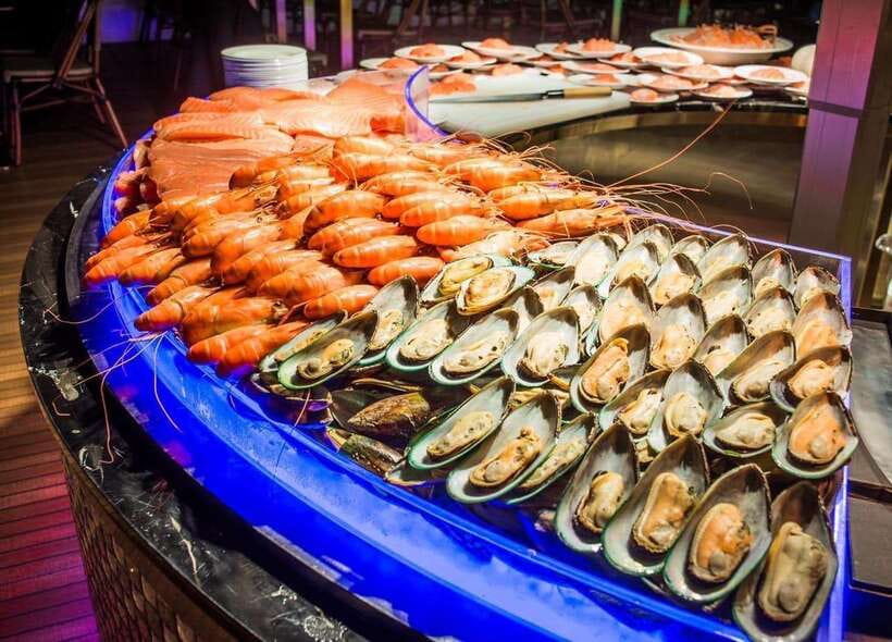 Bangkok: Royal Princess River Dinner Cruise with Live Music - Why this cruise works for a first Bangkok evening
