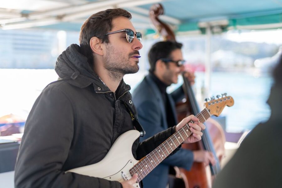 Barcelona: Catamaran Cruise with optional Live Jazz Music - What the 90-Minute Route Feels Like