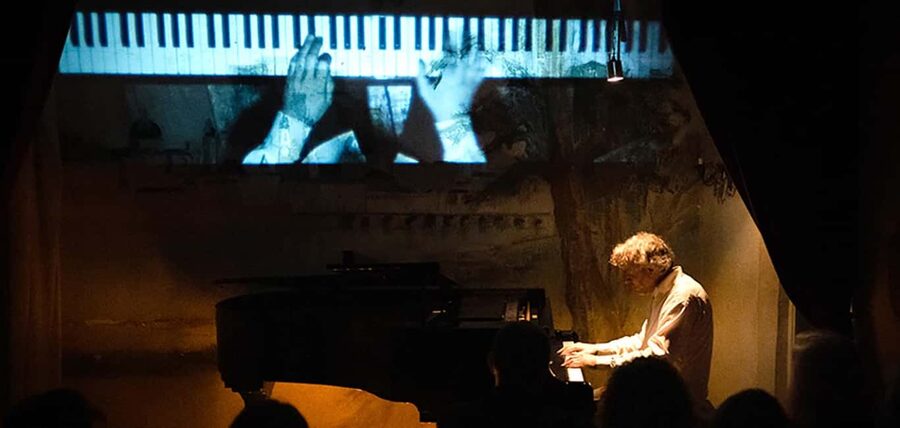 Barcelona: Solo Piano Intimate concerts in Barcelona - The 8:30 PM piano program