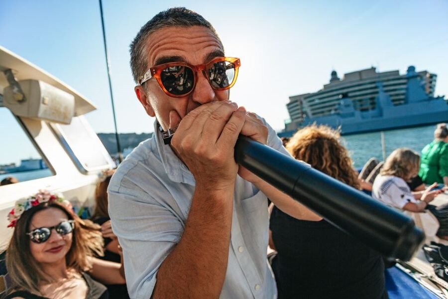 Barcelona: Sunset Catamaran Cruise with Live Music - Practical tips for a smoother evening