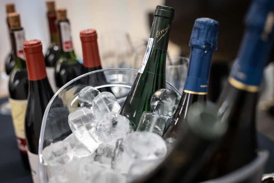 Barcelona: Taste 5 Spanish Wines paired with Live Music - Is $69 a fair price?
