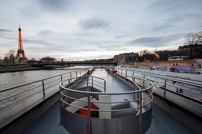 Bateaux Mouches Dinner Cruise on the Seine River in Paris - How to make the evening run better