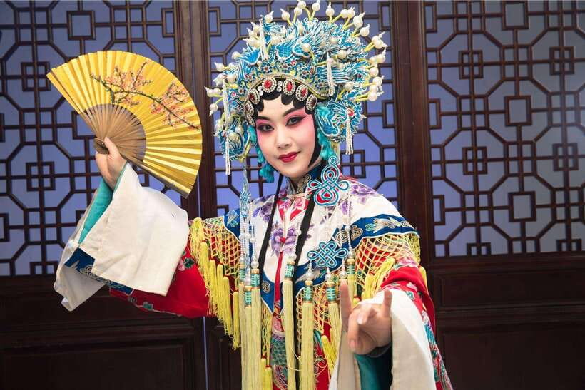 Beijing: Traditional Cultural Show Peking Opera Tickets - The makeup and costume preparation