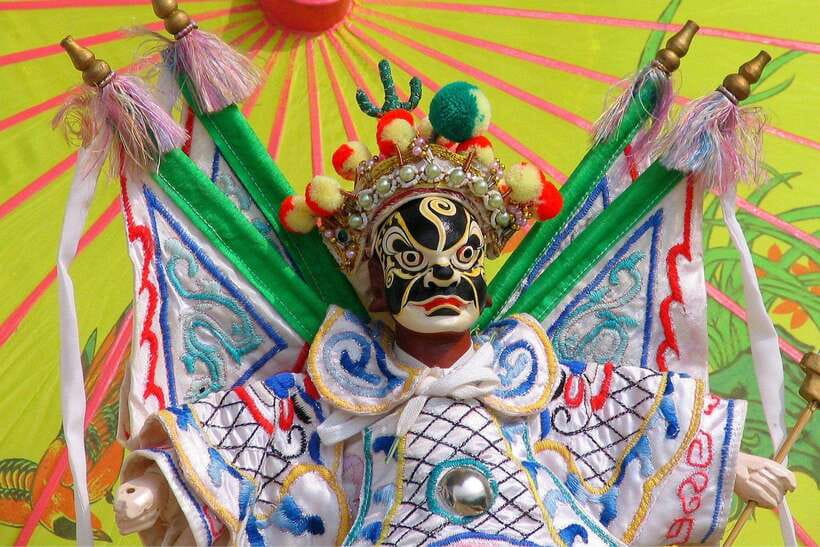 Beijing: Traditional Cultural Show Peking Opera Tickets - English subtitles help, but do not explain everything