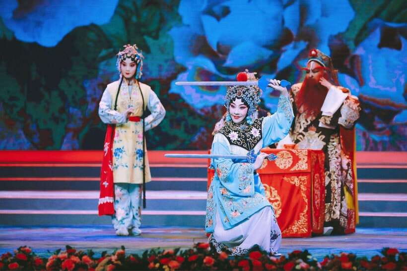 Beijing: Traditional Cultural Show Peking Opera Tickets - Your arrival at Jianguo Hotel Qianmen