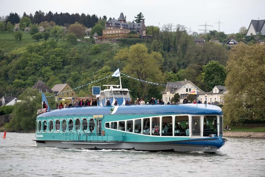 Bonn: Seniors' cruise with live music on the MS Moby Dick - A Rhine afternoon built around music