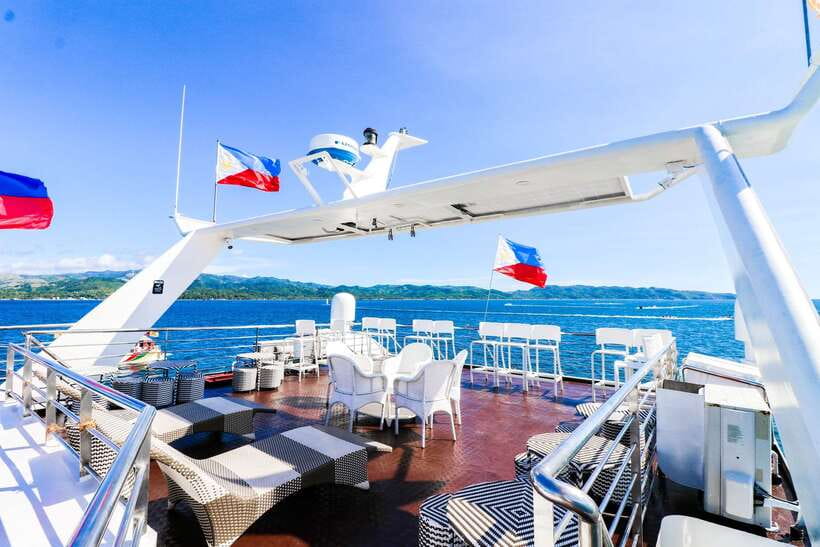 Boracay: Scenic Sunset Cruise with Live Music - Live Performers, DJ Music, and the Party-Boat Mood