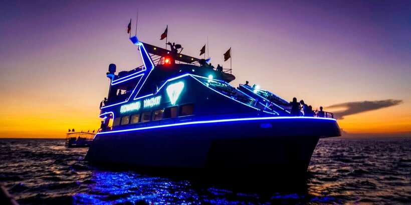 Boracay: Scenic Sunset Cruise with Live Music - Watching the Sunset From the Water
