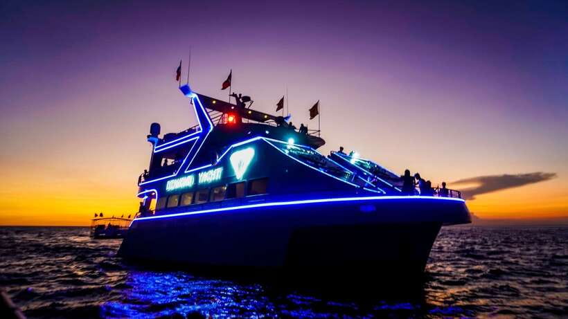 Boracay: Scenic Sunset Cruise with Live Music - Welcome Drinks, Fruit, and Pika-Pika Snacks