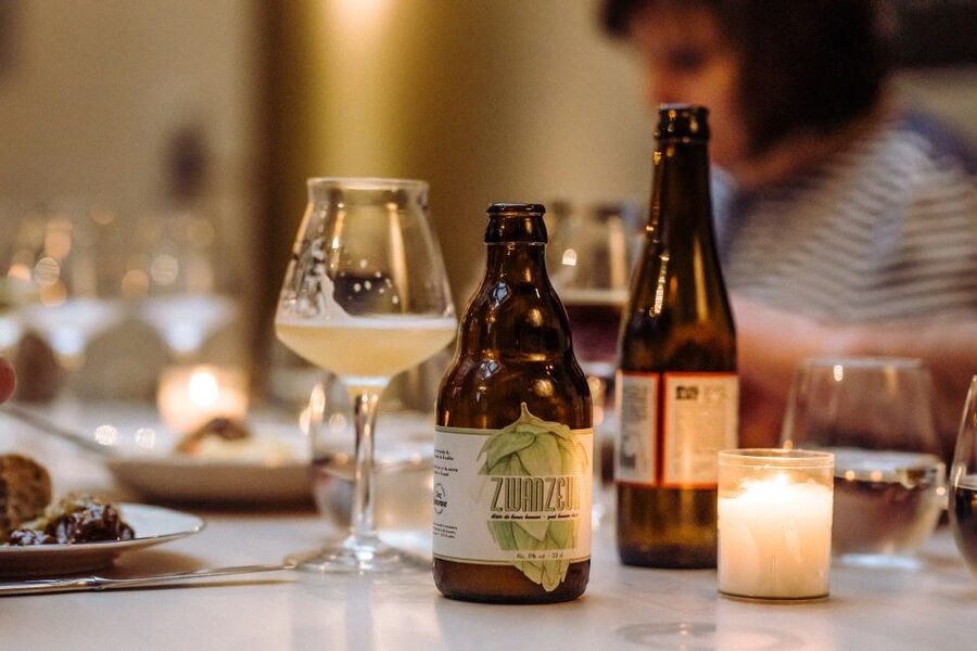 Brussels: Private Beers, Bars, and Live Music Tour by Night - How the private guide changes the night