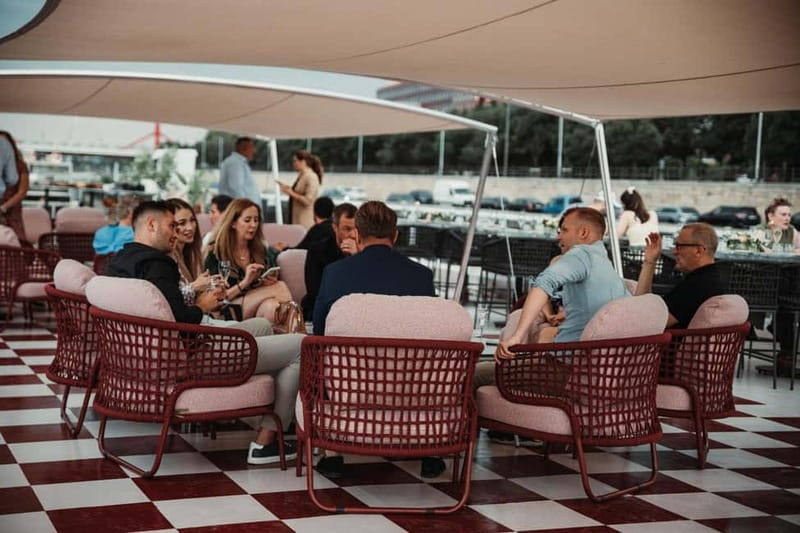 Budapest: BBQ Dinner Cruise w/ Live Music & Unlimited Drinks - Dinner aboard the River Diva