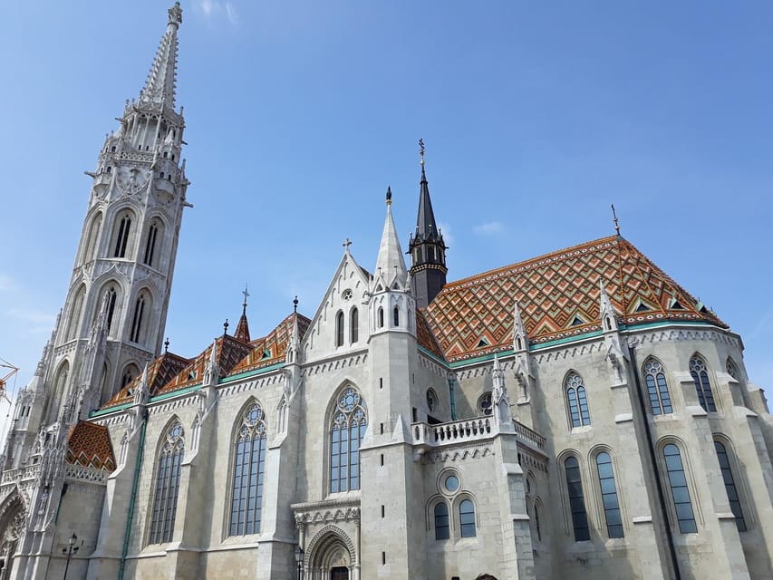 Budapest: Buda Castle Walking Tour & Folk Music Performance - Key points to know before booking