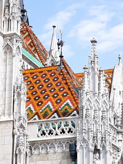 Budapest: Buda Castle Walking Tour & Folk Music Performance - The folk songs and dance are the real extra
