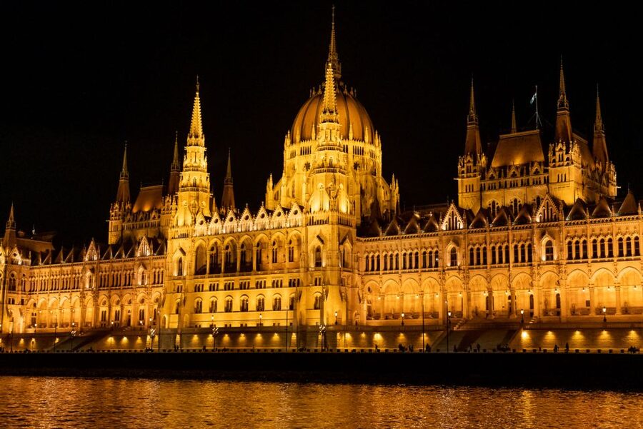 Budapest: Candlelit Dinner River Cruise with Live Music - Boarding at Dock 7