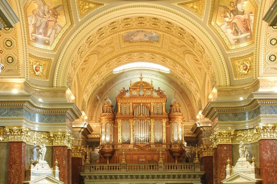 Budapest: Classical Music Concerts in St Stephen's Basilica - What the music sounds like inside St. Stephen’s