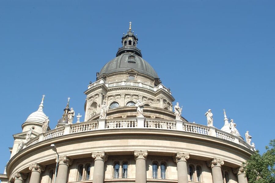 Budapest: Classical Music Concerts in St Stephen's Basilica - Who will enjoy this concert most
