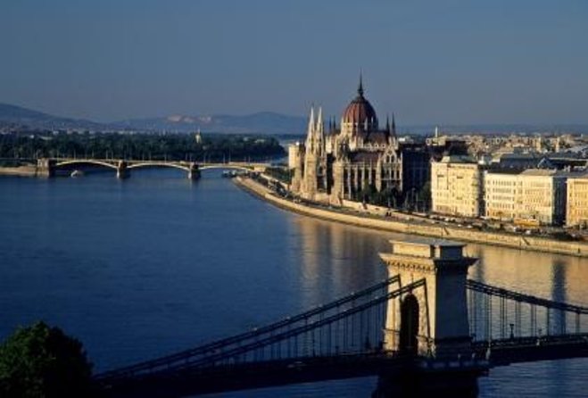 Budapest Danube River Candlelit Dinner Cruise with Live Music - Key points at a glance