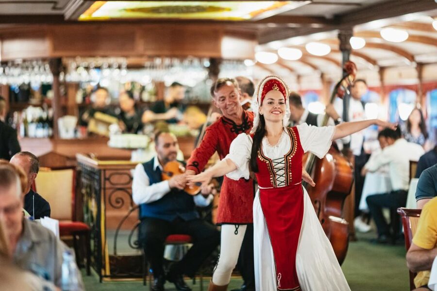 Budapest: Dinner Cruise with Live Music and Folk Dance Show - Is $93 a fair price?