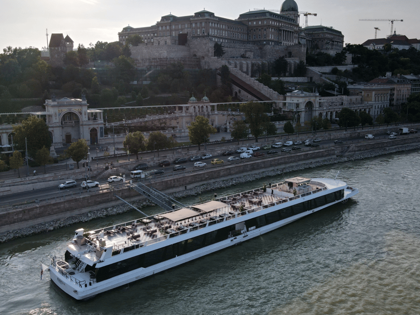 Budapest: Dinner Cruise with Live Music & Unlimited Drinks - Unlimited Drinks and What That Means