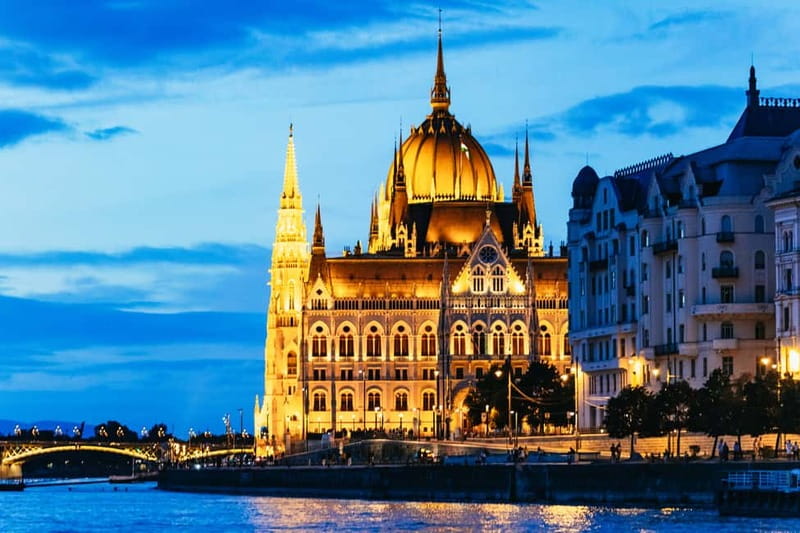 Budapest: Prosecco Dinner Cruise with Live Music - Key points to know before you book