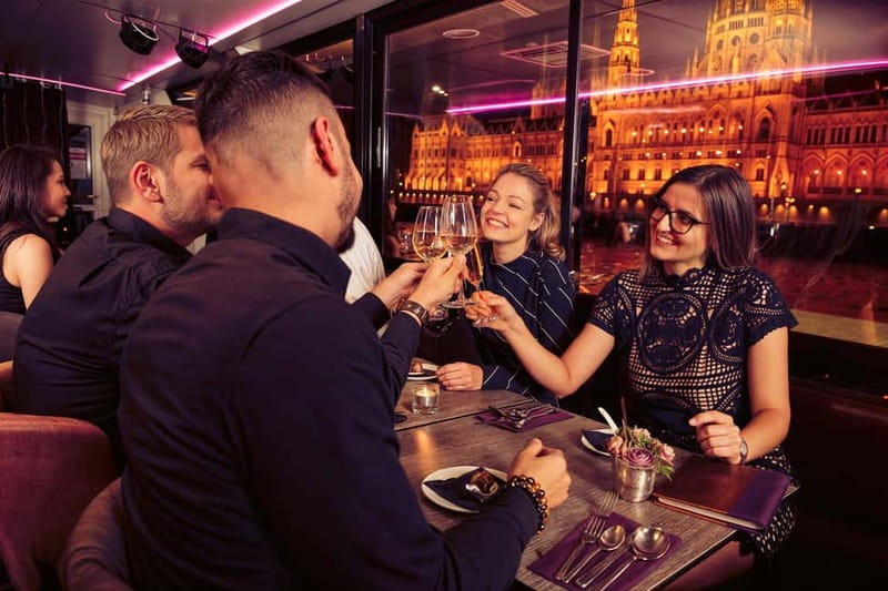Budapest: Prosecco Dinner Cruise with Live Music - Seating, photos, and the feel on board