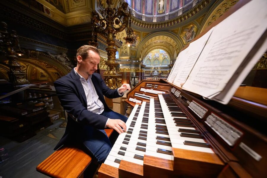 Budapest: St.Stephen's Basilica Grand Organ Concert Tickets - The panoramic terrace and Budapest views