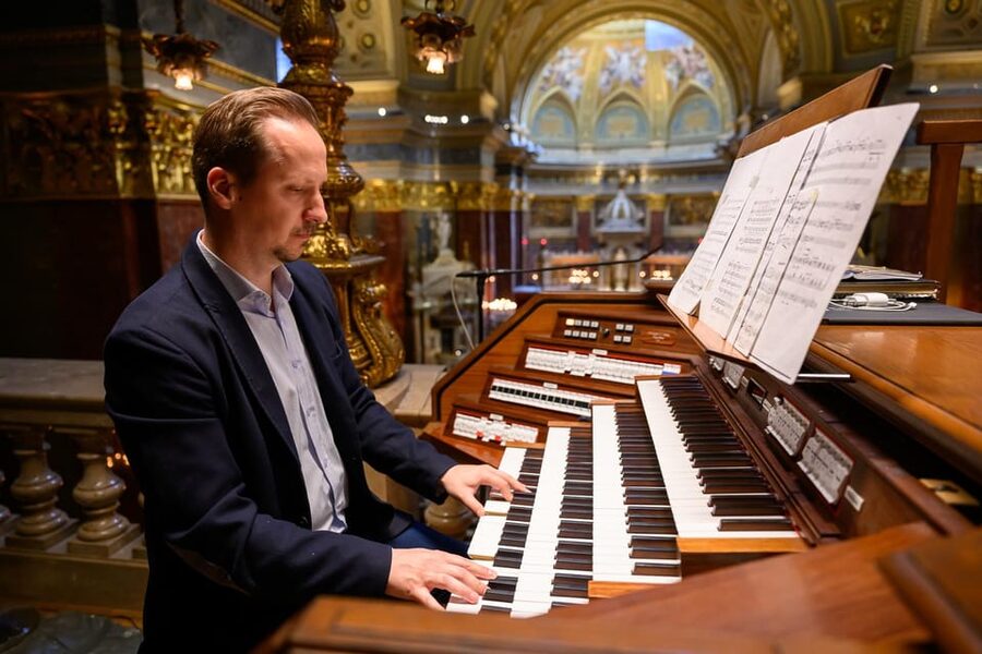 Budapest: St.Stephen's Basilica Grand Organ Concert Tickets - What the English presentation is like