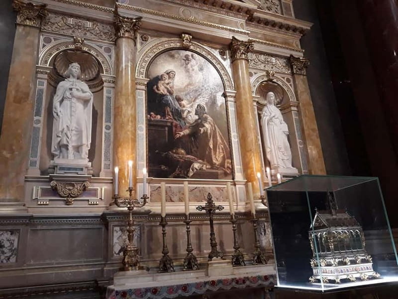 Budapest: St. Stephen's Basilica Tour & Music Performance - Folk songs or an organ concert?
